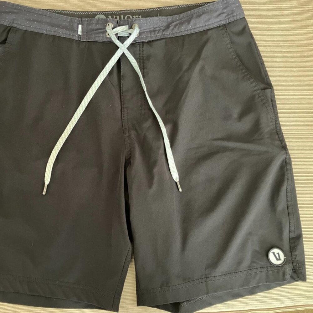 Vuori Boardshorts Size 32 Black